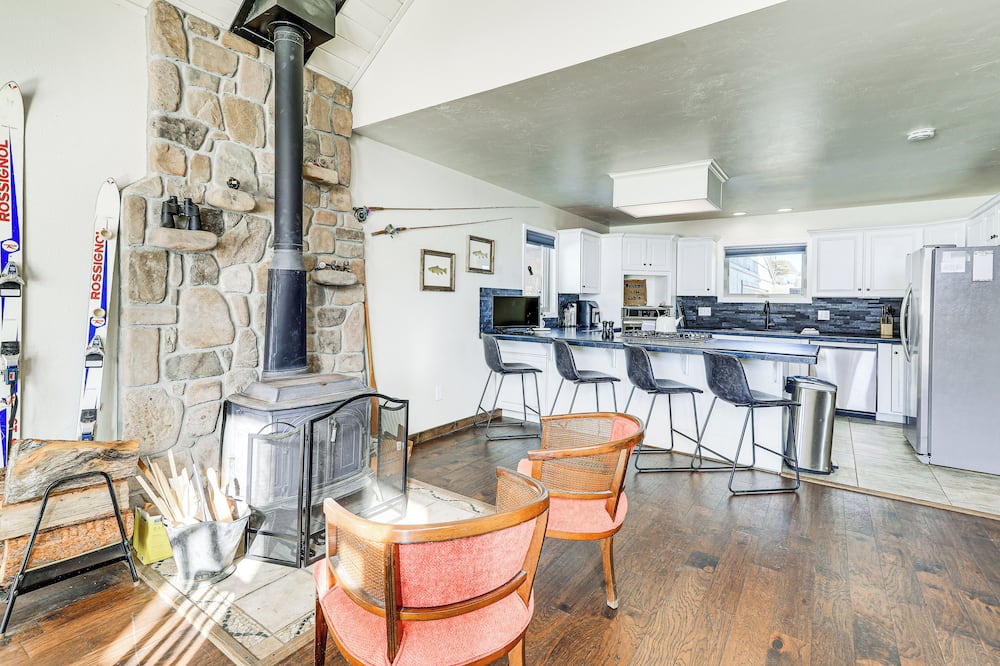 Pet-friendly Pagosa Springs Home: 1 Mi to Hiking - Chimney Rock, CO