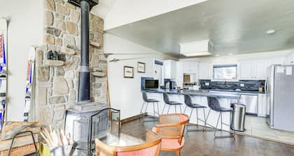 Pet-friendly Pagosa Springs Home: 1 Mi to Hiking