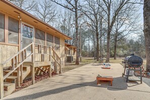 House (2 Bedrooms) | Interior - Pet-friendly Higden Getaway < 1 Mi to Marina! (Higden)