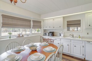 Interior - Pet-friendly Higden Getaway < 1 Mi to Marina! (Higden)