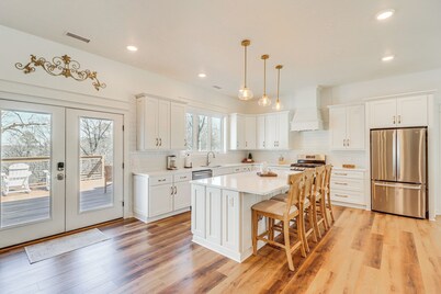 'the Hamilton Heber Springs' Home w/ Hot Tub!