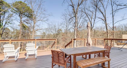 'the Hamilton Heber Springs' Home w/ Hot Tub!