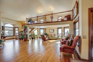 Interior - Colorado Springs Home ~ 4 Mi to Garden of the Gods (Colorado Springs)