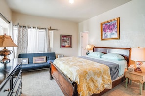 Apartment (4 Bedrooms) | Interior - Pet-friendly Apartment: 1 Mi to Lake Merritt! (Oakland)