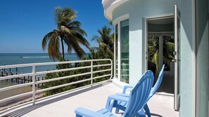 Unclassified image, 3 of 49, button - Ocean`s 11.3 Oceanfront & Beachfront, Dock, Pool, Kayaks, Pool Table 4 Bed 3 Bath (Marathon)