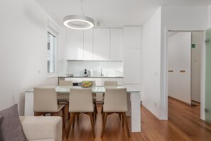 Dining - Apartment Lara with rooftop swimming pool (Ičići)