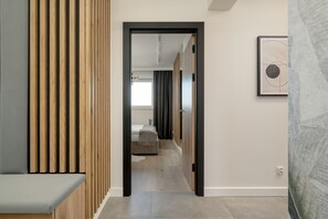 3 habitaciones, escritorio, cunas gratuitas y ropa de cama 