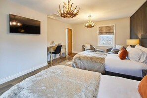 2 bedrooms, desk, iron/ironing board, bed sheets