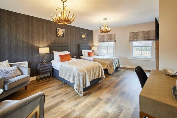 2 bedrooms, desk, iron/ironing board, bed sheets