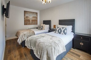 2 bedrooms, desk, iron/ironing board, WiFi - Host & Stay | The Harbour Den (Whitby)