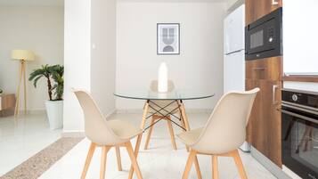 Apartment | Private kitchen | Full-sized fridge, microwave, oven, stovetop