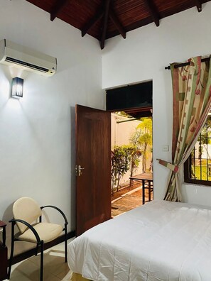 4 bedrooms, WiFi, bed sheets - Villa 70-C (Dharga Town)