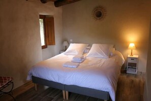 2 soverom, reiseseng for barn, wi-fi (inkludert) og sengetøy