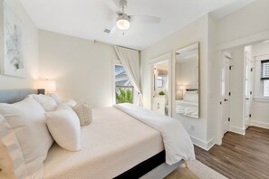 4 bedrooms, iron/ironing board, WiFi