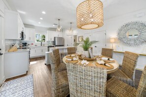 Dining - Luxury Beach House Steps to Sand (Sunnyside)