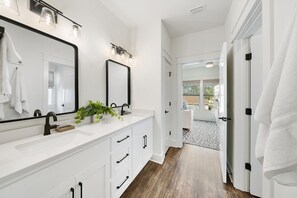 Hair dryer - Luxury Beach House Steps to Sand (Sunnyside)