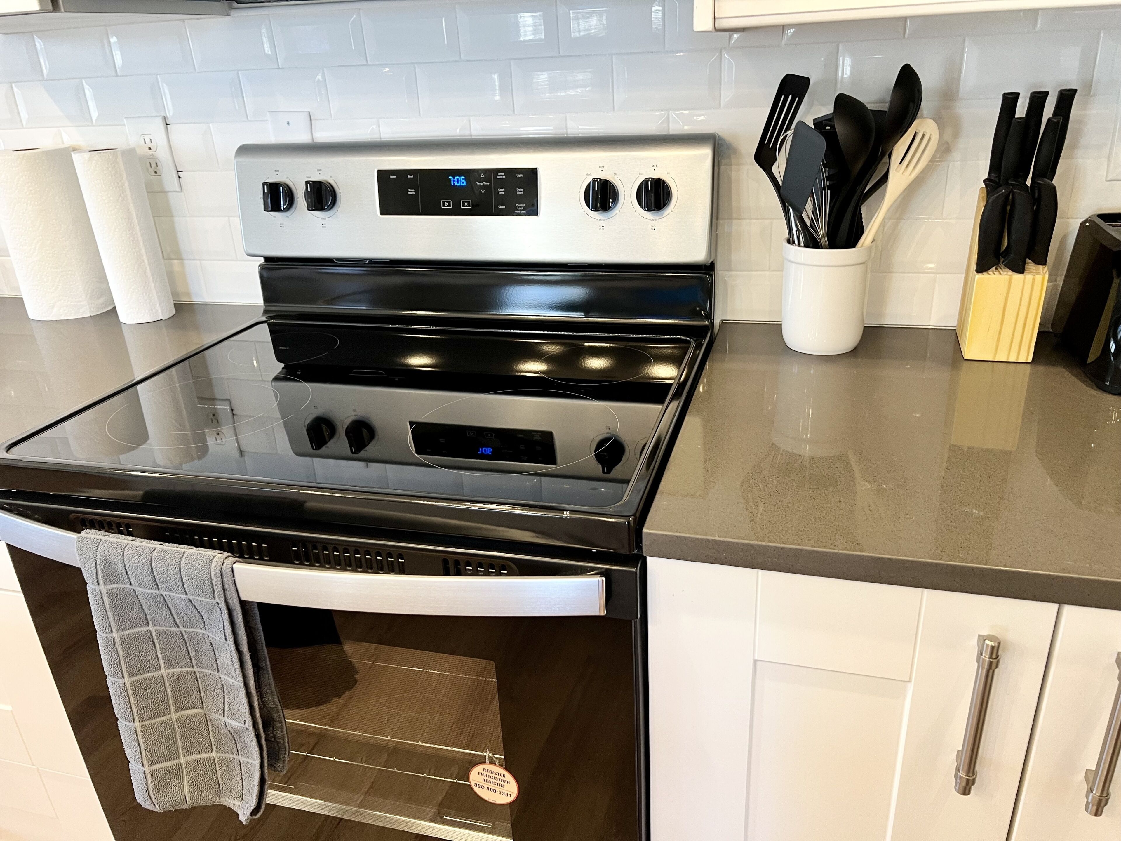 冰箱、微波炉、烤箱、炉灶