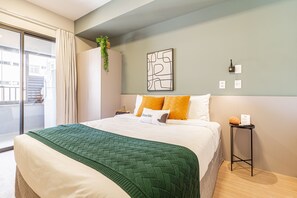 Hypo-allergenic bedding, individually decorated, desk, free WiFi - House of Charlie Pinheiros (São Paulo)