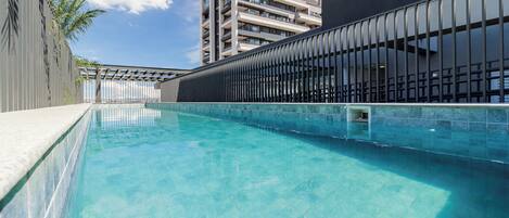 Hồ bơi sân thượng