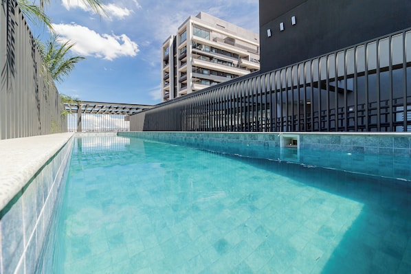 Rooftop pool - House of Charlie Pinheiros (São Paulo)