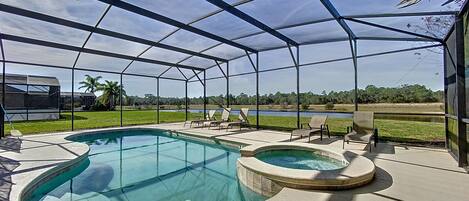 Een verwarmd zwembad