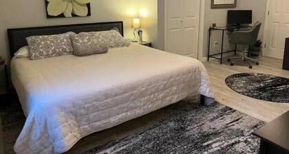 C’est La Vie Lakeview 1br with dock access!