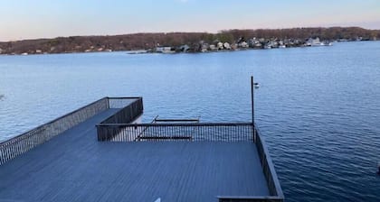 C’est La Vie Lakeview 1br with dock access!