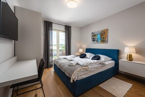 3 chambres, fer et planche à repasser, Wi-Fi, draps fournis