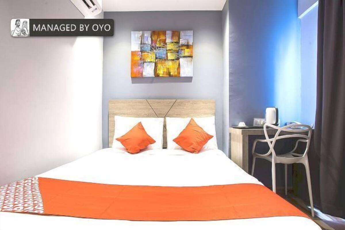 書桌、筆電工作空間、免費無線上網、床單