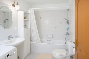 Apartment, 2 Bedrooms, Patio, Garden View | Bathroom | Toilet paper - Mare Mare Thalassa A (Patras)
