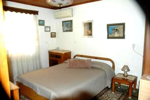 Apartment, 2 Bedrooms, Patio, Garden View | 3 bilik tidur, kalis bunyi 