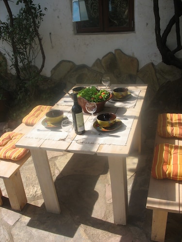 Romantic, atmospheric accommodations on small estate in the middle of nature