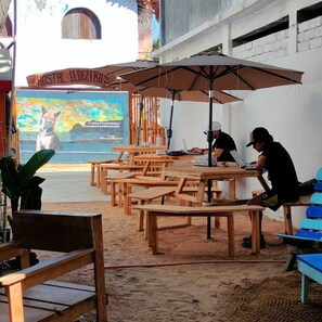 Terrace/patio - HOSTAL LEDEZTRUS (San Pedro Pochutla)