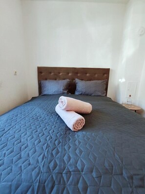 1 bedroom, WiFi, bed sheets, wheelchair access