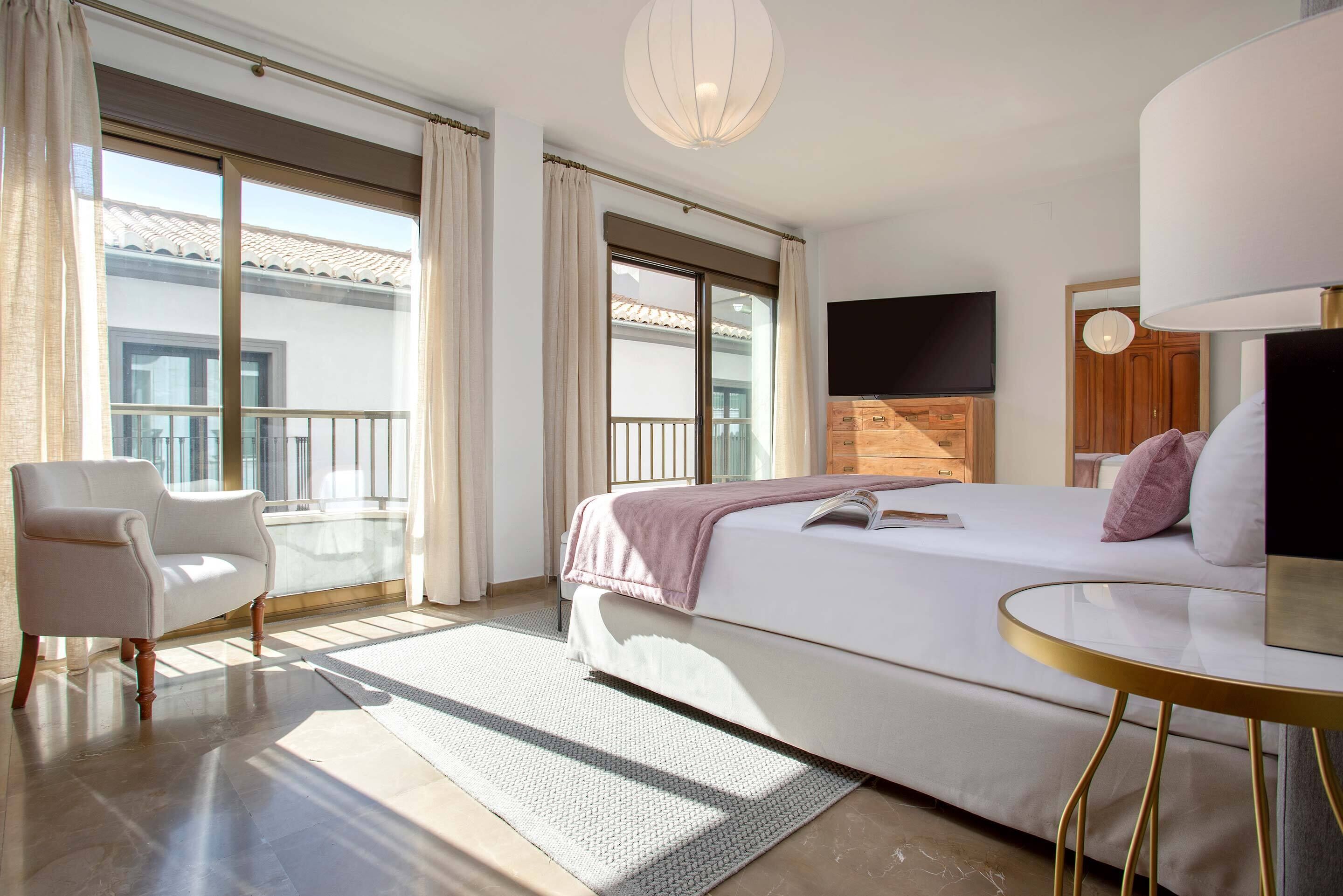 4 chambres, fer et planche à repasser, Wi-Fi, draps fournis