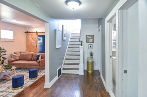 Interior - Cozy Comfy 3 Bedroom Home (Detroit)