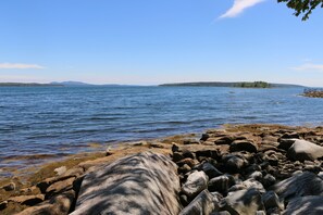 Beach nearby - Christine's Cottage - Private Oceanfront (Blue Hill)