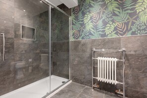 Regadera, regadera tipo lluvia, amenidades de baño gratuitas 
