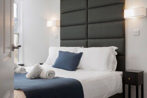 3 chambres, bureau, Wi-Fi gratuit, draps fournis