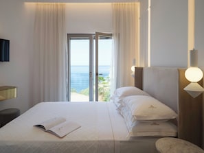 One Bedroom Suite with Sea View | Beach/ocean view - Golden Luxury Suites (Mylopotamos)