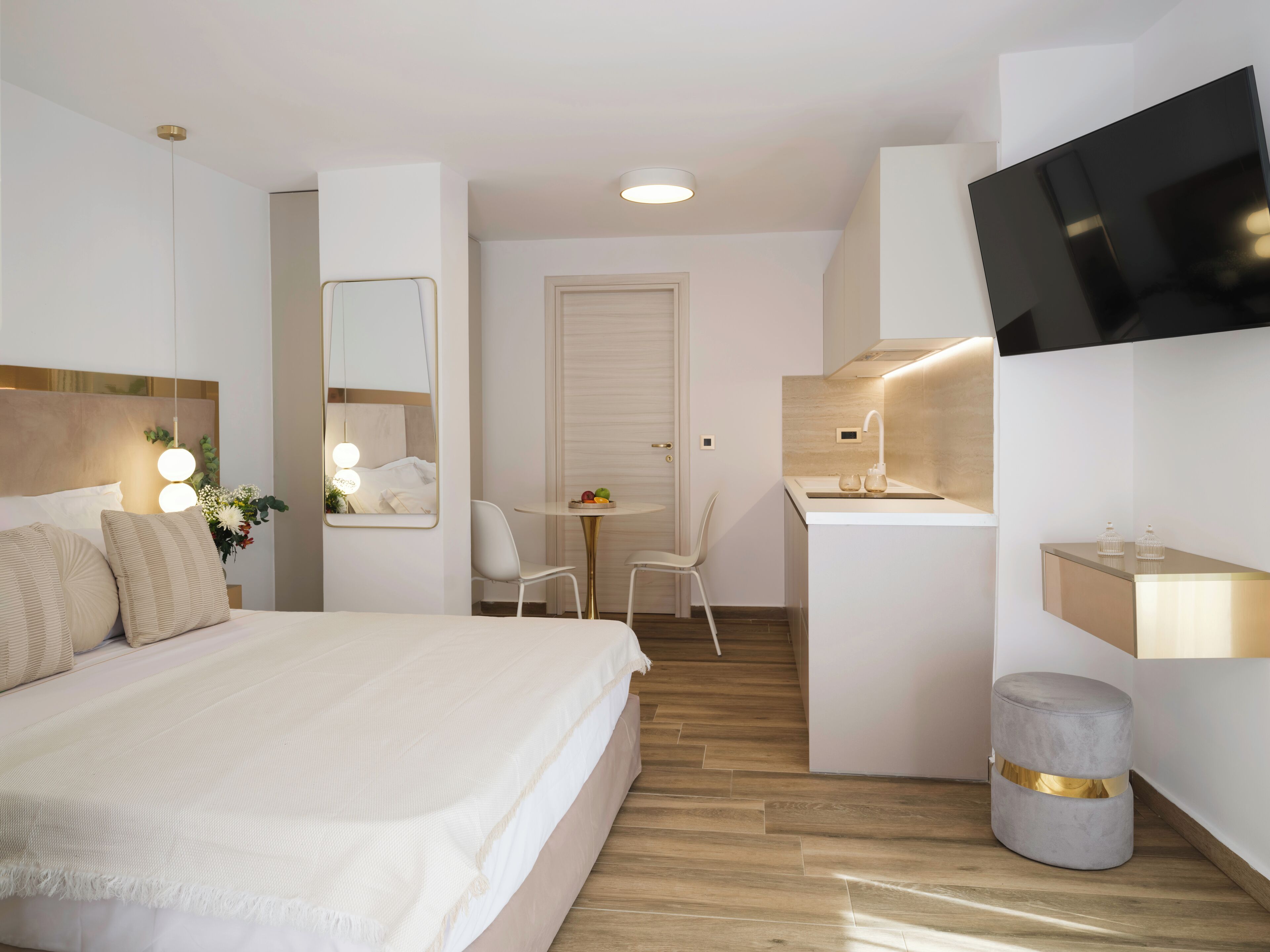 Junior Suite with Mountain View | Premium bedding, memory foam beds, minibar, in-room safe