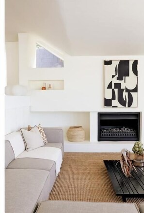 Smart-TV, Kamin, Videospiele