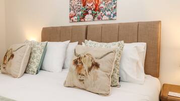 5 bedrooms, individually decorated, individually furnished, free WiFi