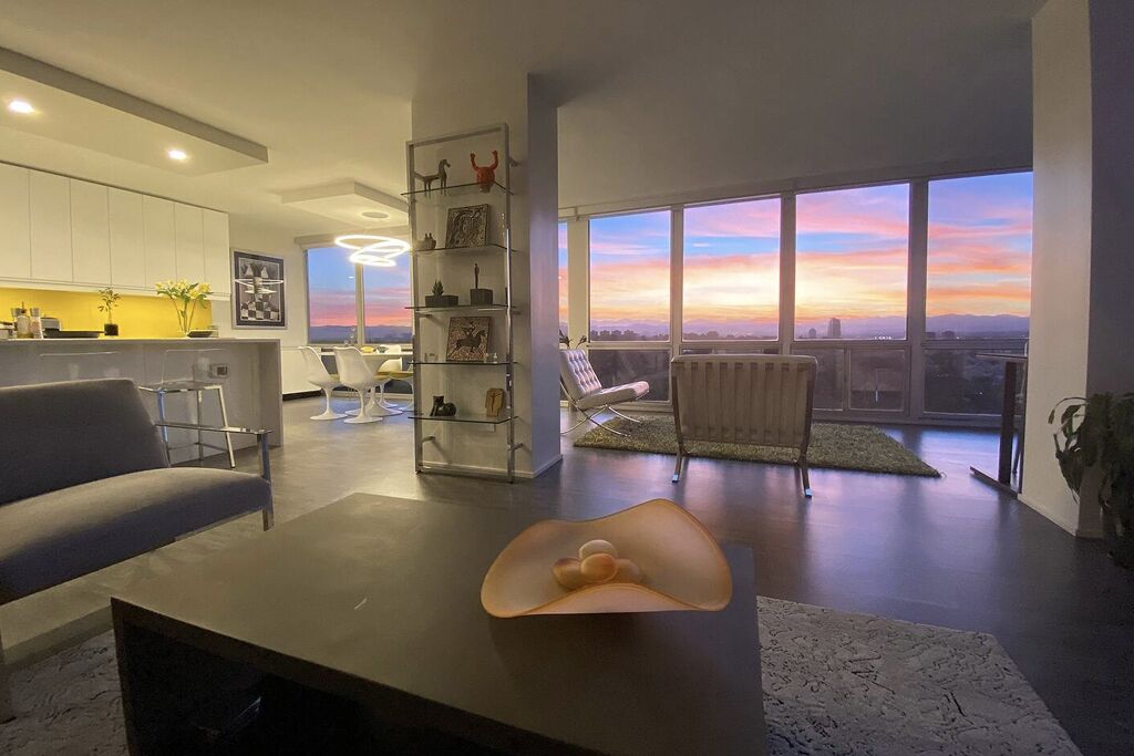 Amazing Views 2-bedroom condo in Denver's Cherry Creek North area