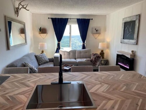 Luxury 1BR, ski in/out at Snowshoe!