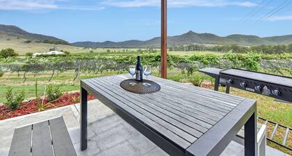 Somerville Wines Lux Escape 3-Bedroom Cottage