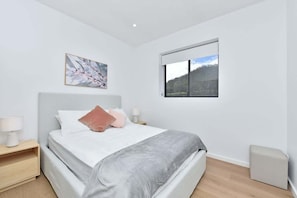 3 bedrooms, WiFi (free), bed sheets