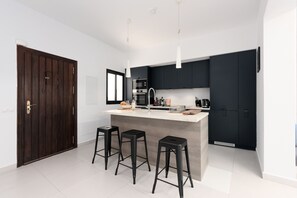 Fridge, microwave, oven, dishwasher - ESTEPONA TOWN CENTRE 2339 (Estepona)