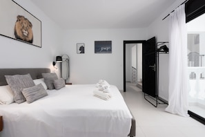 4 bedrooms, iron/ironing board, free WiFi