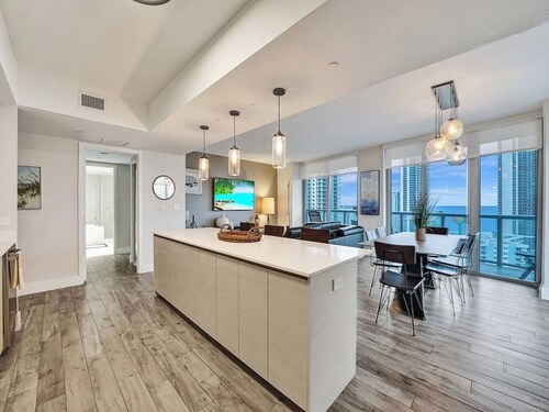 Luxury Waterfront Suite with Great Views